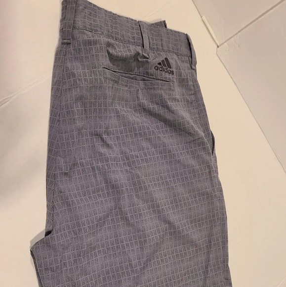 Adidas  Shorts Men's sz.32 gray - Picture 5 of 9